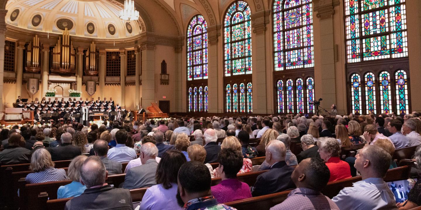 South Main Baptist Church, Sunday worship in sanctuary