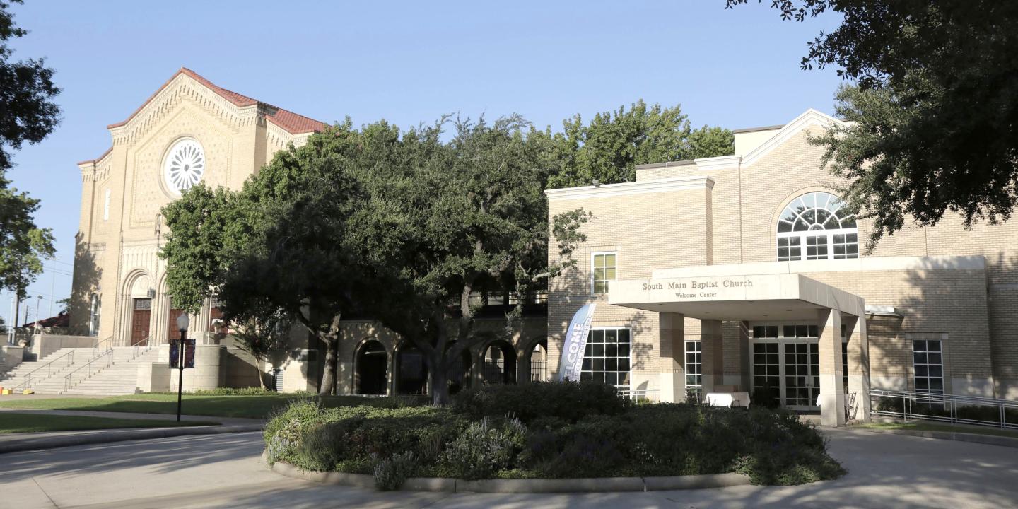 Exterior view of SMBC sanctuary building and Welcome Center