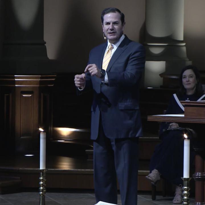 Steve Wells addressing the congregation during worship on September 24
