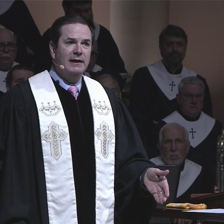 Steve Wells addressing the congregation