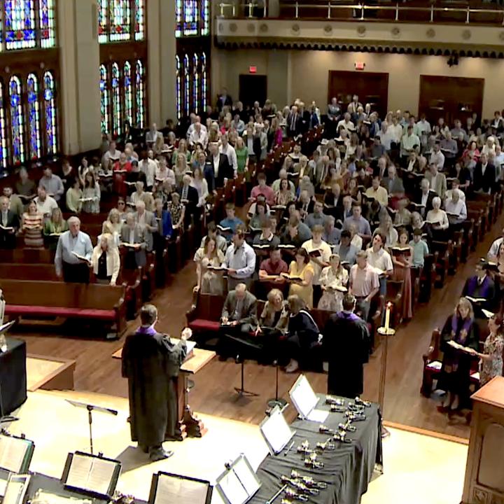 congregation singing in worship