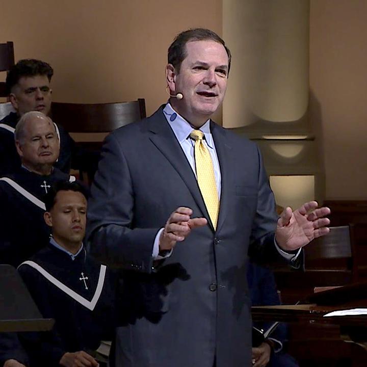Steve Wells addressing the congregation during his sermon