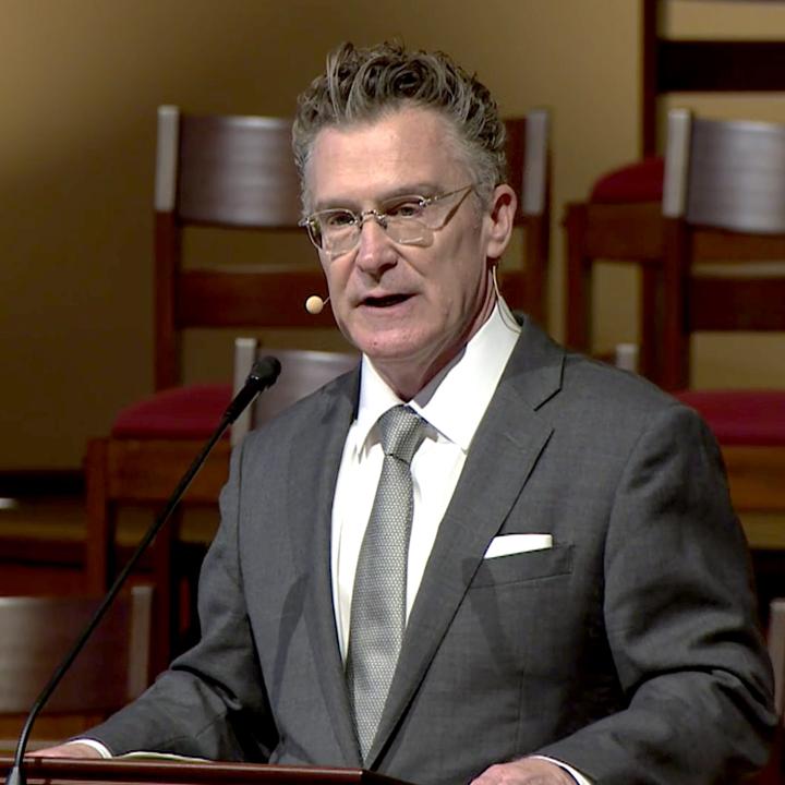Greg Funderburk speaking to the congregation during his sermon