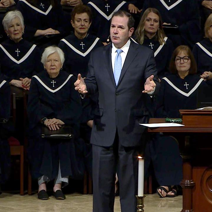 Steve Wells addressing the congregation during his sermon