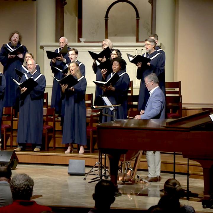 south main chamber choir singing during worship